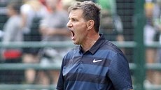 Příbramský trenér Josef Csaplár diriguje své svěřence v ligovém utkání s... Příbramský trenér Josef Csaplár diriguje své svěřence v ligovém utkání s...