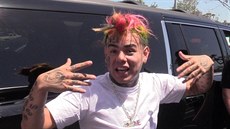 Raper Daniel Hernandez, který si íká Tekashi69 nebo jen 6ix9ine (Hollywood, 3....