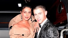 Priyanka Chopra a Nick Jonas (New York, 1. května 2017) Priyanka Chopra a Nick Jonas (New York, 1. května 2017)