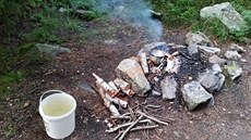 Při kontrole odhalili policisté dvě tábořiště s rozdělaným ohněm nebo stanující... Při kontrole odhalili policisté dvě tábořiště s rozdělaným ohněm nebo stanující...