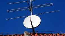 Satelitní vysílání dnes využívá k příjmu televize třetina českých domácností,... Satelitní vysílání dnes využívá k příjmu televize třetina českých domácností,...