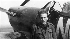 Stíhač a legendární fotograf Valoušek bojoval na západě i na východě Stíhač a legendární fotograf Valoušek bojoval na západě i na východě