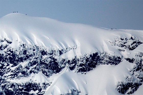 Ledovcový vrchol hory Kebnekaise kvli extrémním teplotám rychle taje.