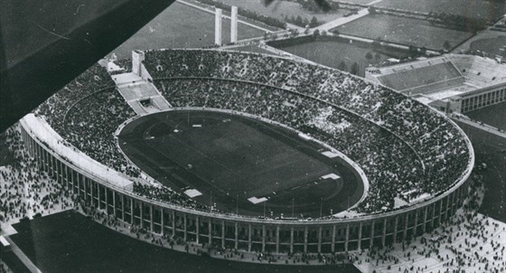Olympijský stadion v Berlín v roce 1936, kdy u Nmecko ovládal nacismus....