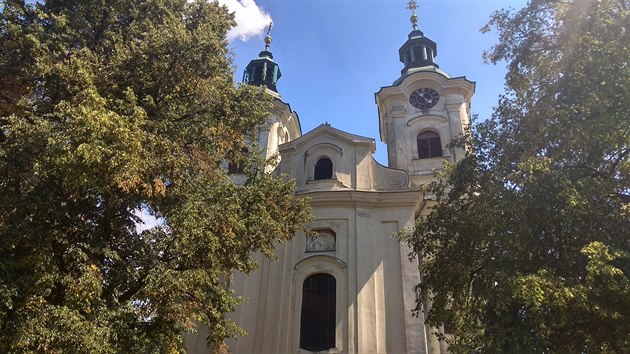 Cenné dílo Matyáe Brauna se nalézá v zahrad piléhající ke kostelu Nalezení...