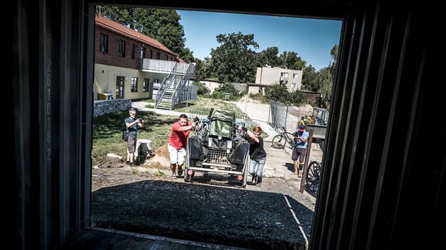 Kory z Kladrub nad Labem se vydaly spolu s postroji kon a dalm vybavenm kamionem, vlakem, lod a zase nklakem na Svtov jezdeck hry v americk Severn Karoln. (6.8.2018)