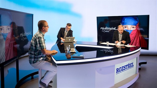 Bronislav Ostřanský z Orientálního ústavu Akademie věd a sociolog Daniel Prokop z agentury Median v diskusním pořadu Rozstřel