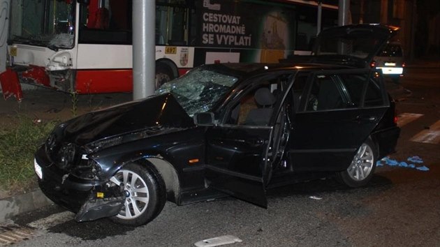 Nehoda z 3. z 2016, kdy Karel S. boural v centru Plzn ve vozidle BMW. Nedal pednost autobusu, kter jel po hlavn silnici.