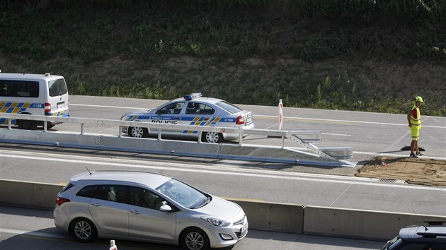 U Velkho Beranova se srazily ti nklaky a jedna dodvka, D1 na Brno stla zhruba hodinu (7. 8. 2018).