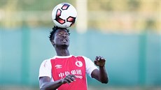 Slávistický útočník Peter Olayinka při tréninku před zápasem s Dynamem Kyjev. Slávistický útočník Peter Olayinka při tréninku před zápasem s Dynamem Kyjev.