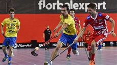 Florbalový turnaj Czech Open: Jiří Bauer z FBC Ostrava (vlevo) a Jonne... Florbalový turnaj Czech Open: Jiří Bauer z FBC Ostrava (vlevo) a Jonne...