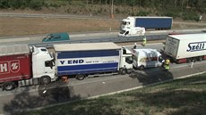 Srážka tří kamionů a dodávky na D1 Srážka tří kamionů a dodávky na D1