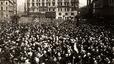 Na dnešním náměstí Svobody se lidé na podzim 1918 v Brně scházeli. Na dnešním náměstí Svobody se lidé na podzim 1918 v Brně scházeli.