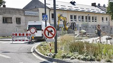 Zákaz vjezdu, zákaz odbočení a objížďka. V Humpolci se nyní opravuje i ulice... Zákaz vjezdu, zákaz odbočení a objížďka. V Humpolci se nyní opravuje i ulice...