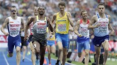 Jakub Holuša (druhý zleva) marně finišuje v rozběhu patnáctistovky na... Jakub Holuša (druhý zleva) marně finišuje v rozběhu patnáctistovky na...