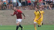 Na slavnostním otevření fotbalového stadionu v Přepeřích se představili v... Na slavnostním otevření fotbalového stadionu v Přepeřích se představili v...