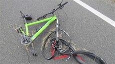 Řidič s dodávkou u Prostějova narazil do dvou cyklistů. Jeden na místě zemřel,... Řidič s dodávkou u Prostějova narazil do dvou cyklistů. Jeden na místě zemřel,...