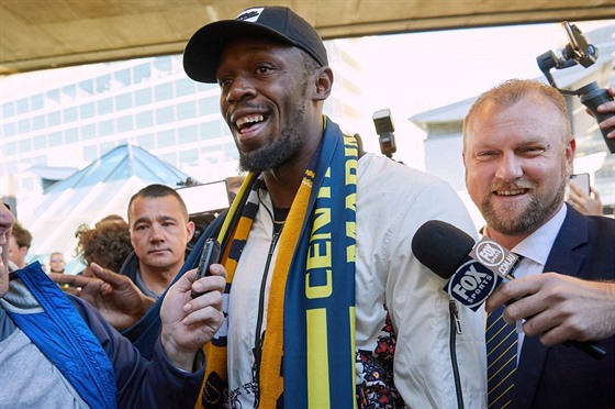 Usain Bolt po píletu do Sydney. V týmu Central Coast Mariners se pokusí...