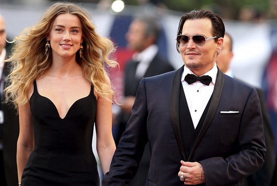 Johnny Depp a Amber Heardová v Benátkách (4. záí 2015)