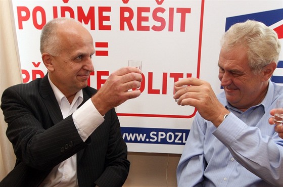 Pedseda SPOZ Lubomír Neas a prezident Milo Zeman. 