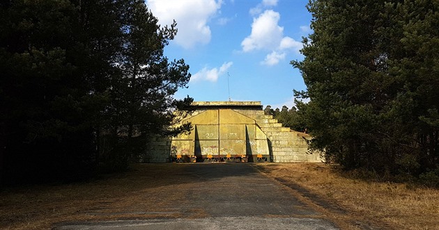 V okolí letit Hradany v Ralsku mezitím musel Liberecký kraj posekat...