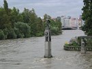 Vltava u zdymadla na Smíchov, srpen 2002.