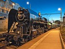 Večerní pohled na Prezidentský vlak odstavený ve stanici Plzeň - Jižní Předměstí. Večerní pohled na Prezidentský vlak odstavený ve stanici Plzeň - Jižní Předměstí.