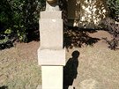 To je zámek Chýše, kde dodnes historie dyse a jeden slavný o tom všem píše. To je zámek Chýše, kde dodnes historie dyse a jeden slavný o tom všem píše.