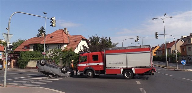 Nehoda v ulici Úvalská Nehoda v ulici Úvalská