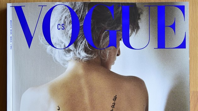 Výtisk prvního československého čísla časopisu Vogue. Jsou na něm holá záda... Výtisk prvního československého čísla časopisu Vogue. Jsou na něm holá záda...