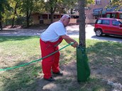 Vak se plní zhruba dvě minuty.