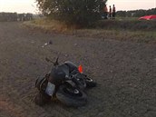 Dva motorkáři havarovali na Písecku. Jeden nepřežil náraz do stromu. Dva motorkáři havarovali na Písecku. Jeden nepřežil náraz do stromu.