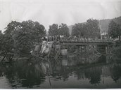 Tank v řece Ohři se stal symbolem roku 1968 v Karlových Varech. Tank v řece Ohři se stal symbolem roku 1968 v Karlových Varech.