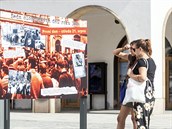 Na olomouckém Horním náměstí je nyní k vidění výstava fotografií zachycujících... Na olomouckém Horním náměstí je nyní k vidění výstava fotografií zachycujících...