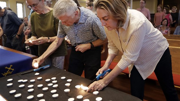 Lid ve stt Tennessee protestuj proti zpsobu popravy Billyho Ray Iricka (9.8.2018)