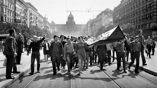 Fotografie Libue Kyndrov z udlost 21. srpna 1968 zskala v souti eskho rozhlasu o nejzdailej fotografii z roku 1968 estn uznn poroty.