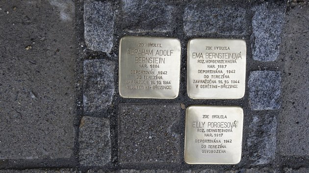 Na pamtku Elly Porgesov a jejch rodi umstil nmeck umlec Gunter Demnig do dlaby ped domem v jihlavsk Mahlerov ulici ti stolpersteiny  mosazn destiky s jejich jmny.