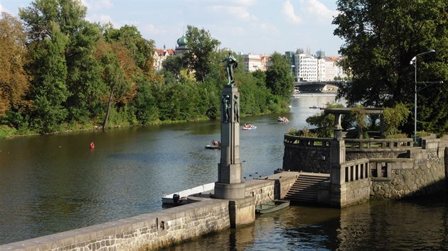 Vltava u zdymadla na Smchov, srpen 2018.