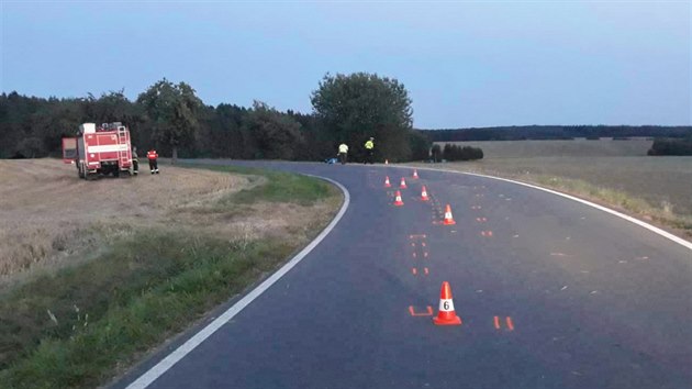 Dva motorki havarovali na Psecku. Jeden nepeil nraz do stromu.