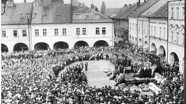 Spolen rozlouen se Zdenkou Klimeovou a Jaroslavem Veselm na nmst v Jin