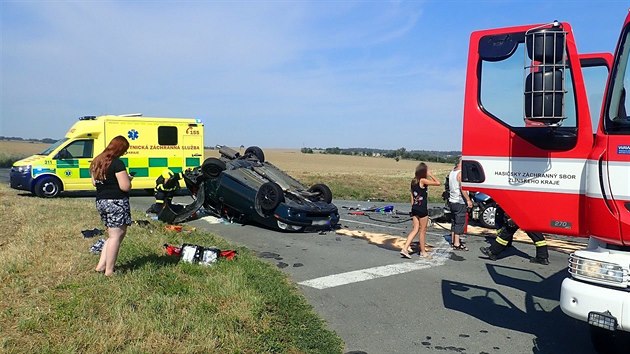 Na Zlnsku se srazila ti osobn auta (18. srpna 2018).