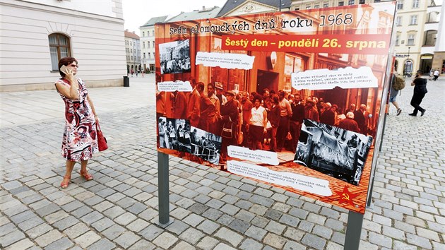 Na olomouckm Hornm nmst je nyn k vidn vstava fotografi zachycujcch dn ve mst bhem invaze vojsk Varavsk smlouvy v roce 1968.