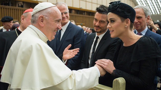 Zpvaka Katy Perry a jej ptel Orlando Bloom se v dubnu 2018 setkali s papeem Frantikem (28. dubna 2018, Vatikn)