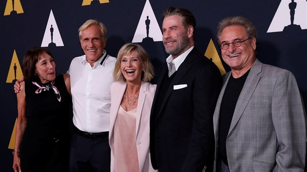Reisr Pomdy Randal Kleiser (druh zleva) a herci Didi Connov, Olivia Newton-Johnov, John Travolta a Barry Pearl se seli u pleitosti 40. vro od premiry muziklu (Beverly Hills, 15. srpna 2018).