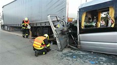 Nehoda mikrobusu a nákladního auta na 173. kilometru dálnice D1 ve směru na... Nehoda mikrobusu a nákladního auta na 173. kilometru dálnice D1 ve směru na...