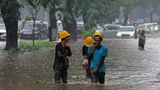 Povodn v indonéské Jakart jsou stále astjí. (8. února 2018)