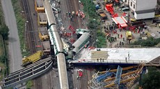 Strojvedoucí zatáhl za rychlobrzdu a sníil rychlost vlaku ze zhruba 135 km/h na devadesátku. I tak byly následky velmi tragické.