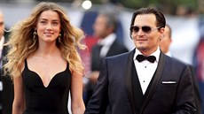 Johnny Depp a Amber Heardová v Benátkách (4. záí 2015)