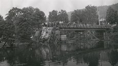 Tank v řece Ohři se stal symbolem roku 1968 v Karlových Varech. Tank v řece Ohři se stal symbolem roku 1968 v Karlových Varech.