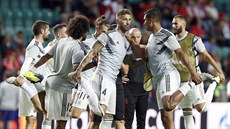 Fotbalisté Realu Madrid se protahují ped zápasem o Superpohár.